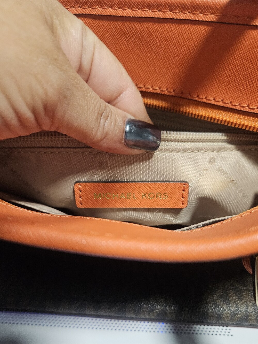 Michael Kors Jet Set Travel Extra-Small tote Bag - Picture 11 of 12